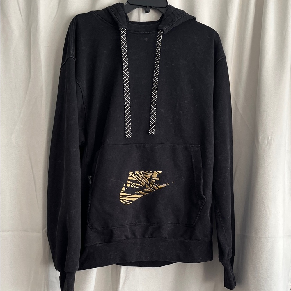 Nike‎ Dry-FIT Standard Issue Black Distressed Hoodie Medium